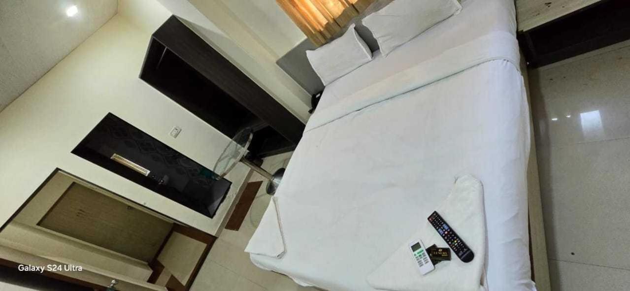 Hotel O Sargam Lodging And Boarding Ulhāsnagar Zewnętrze zdjęcie